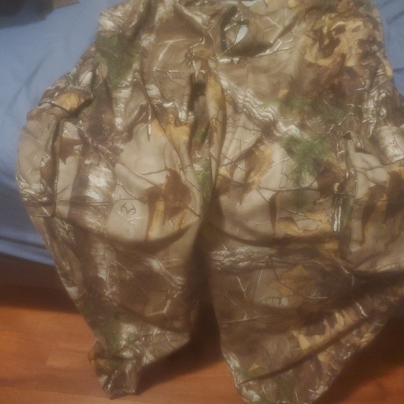 Realtree hunting camo coat and pants - Picture 2 of 2